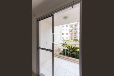 Acesso a Varanda da Sala de apartamento para alugar com 2 quartos, 55m² em Jardim Monte Santo, Cotia