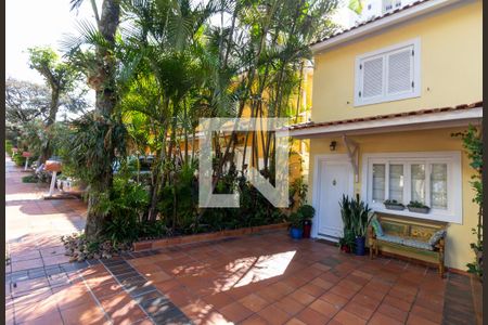 Casa de condomínio à venda com 260m², 4 quartos e 2 vagas Casa de condomínio à venda com 260m², 4 quartos e 2 vagasFachada da Casa