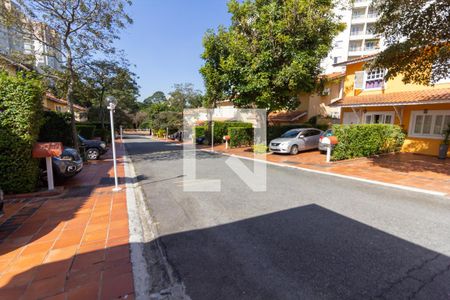 Casa de condomínio à venda com 260m², 4 quartos e 2 vagas Casa de condomínio à venda com 260m², 4 quartos e 2 vagasÁrea comum