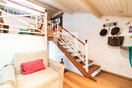 Casa de condomínio à venda com 260m², 4 quartos e 2 vagas Casa de condomínio à venda com 260m², 4 quartos e 2 vagasSotão 1