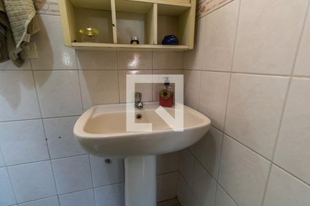 Casa de condomínio à venda com 260m², 4 quartos e 2 vagas Casa de condomínio à venda com 260m², 4 quartos e 2 vagasBanheiro da Suíte