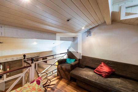 Casa de condomínio à venda com 260m², 4 quartos e 2 vagas Casa de condomínio à venda com 260m², 4 quartos e 2 vagasSotão 2