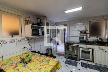 Casa de condomínio à venda com 260m², 4 quartos e 2 vagas Casa de condomínio à venda com 260m², 4 quartos e 2 vagasCozinha