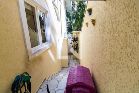 Casa de condomínio à venda com 260m², 4 quartos e 2 vagas Casa de condomínio à venda com 260m², 4 quartos e 2 vagasQuintal