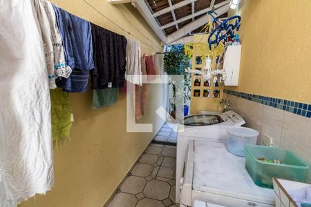 Casa de condomínio à venda com 260m², 4 quartos e 2 vagas Casa de condomínio à venda com 260m², 4 quartos e 2 vagasÁrea de Serviço