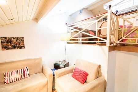 Casa de condomínio à venda com 260m², 4 quartos e 2 vagas Casa de condomínio à venda com 260m², 4 quartos e 2 vagasSotão 1