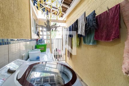 Casa de condomínio à venda com 260m², 4 quartos e 2 vagas Casa de condomínio à venda com 260m², 4 quartos e 2 vagasÁrea de Serviço