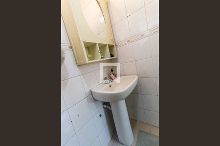 Casa de condomínio à venda com 260m², 4 quartos e 2 vagas Casa de condomínio à venda com 260m², 4 quartos e 2 vagasBanheiro da Suíte