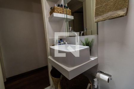 Casa de condomínio à venda com 260m², 4 quartos e 2 vagas Casa de condomínio à venda com 260m², 4 quartos e 2 vagasBanheiro