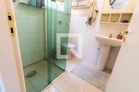 Casa de condomínio à venda com 260m², 4 quartos e 2 vagas Casa de condomínio à venda com 260m², 4 quartos e 2 vagasBanheiro da Suíte