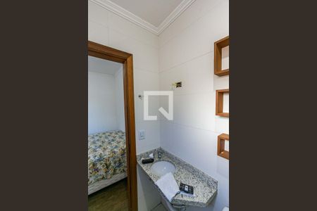 Banheiro do Quarto 1 de casa de condomínio à venda com 2 quartos, 72m² em Campo Novo, Porto Alegre