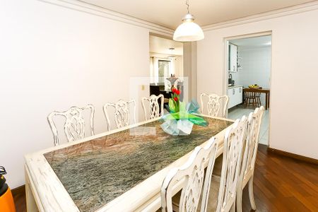 Casa à venda com 580m², 4 quartos e 5 vagas Casa à venda com 580m², 4 quartos e 5 vagassala 3