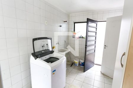 Casa à venda com 580m², 4 quartos e 5 vagas Casa à venda com 580m², 4 quartos e 5 vagasserviço