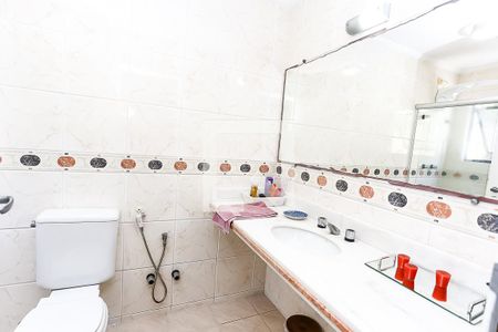 Casa à venda com 580m², 4 quartos e 5 vagas Casa à venda com 580m², 4 quartos e 5 vagasBanheiro da Suíte 4