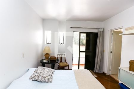 Casa à venda com 580m², 4 quartos e 5 vagas Casa à venda com 580m², 4 quartos e 5 vagasSuíte 4