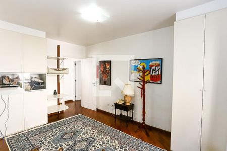 Casa à venda com 580m², 4 quartos e 5 vagas Casa à venda com 580m², 4 quartos e 5 vagasSuíte 3