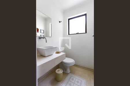 Casa à venda com 580m², 4 quartos e 5 vagas Casa à venda com 580m², 4 quartos e 5 vagasLavabo