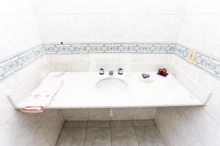 Casa à venda com 580m², 4 quartos e 5 vagas Casa à venda com 580m², 4 quartos e 5 vagasBanheiro da Suíte 2