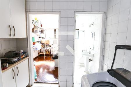 Casa à venda com 580m², 4 quartos e 5 vagas Casa à venda com 580m², 4 quartos e 5 vagasserviço