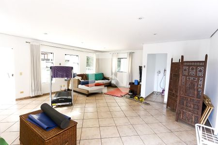 Casa à venda com 580m², 4 quartos e 5 vagas Casa à venda com 580m², 4 quartos e 5 vagassala da cobertura