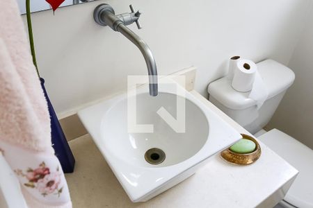 Casa à venda com 580m², 4 quartos e 5 vagas Casa à venda com 580m², 4 quartos e 5 vagasLavabo