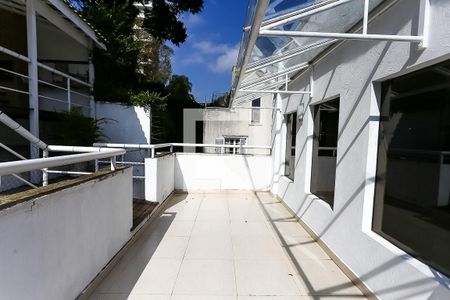 Casa à venda com 580m², 4 quartos e 5 vagas Casa à venda com 580m², 4 quartos e 5 vagasVaranda da Sala /cobertura