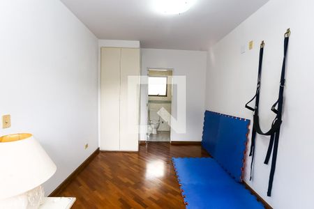 Casa à venda com 580m², 4 quartos e 5 vagas Casa à venda com 580m², 4 quartos e 5 vagasSuíte 2