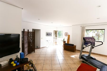 Casa à venda com 580m², 4 quartos e 5 vagas Casa à venda com 580m², 4 quartos e 5 vagassala da cobertura