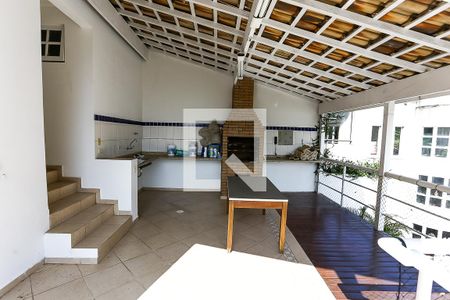 Casa à venda com 580m², 4 quartos e 5 vagas Casa à venda com 580m², 4 quartos e 5 vagasÁrea comum - Churrasqueira