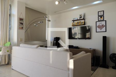 Apartamento à venda com 130m², 2 quartos e 2 vagasSala