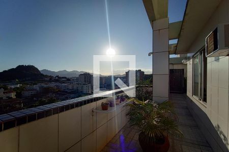 Apartamento à venda com 130m², 2 quartos e 2 vagas Apartamento à venda com 130m², 2 quartos e 2 vagasCobertura
