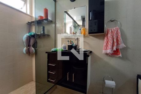 Apartamento à venda com 130m², 2 quartos e 2 vagas Apartamento à venda com 130m², 2 quartos e 2 vagasBanheiro da Suíte