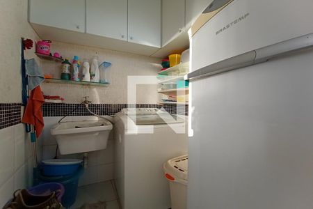 Apartamento à venda com 130m², 2 quartos e 2 vagas Apartamento à venda com 130m², 2 quartos e 2 vagasQuarto de Serviço