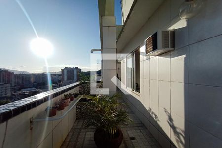 Apartamento à venda com 130m², 2 quartos e 2 vagas Apartamento à venda com 130m², 2 quartos e 2 vagasCobertura