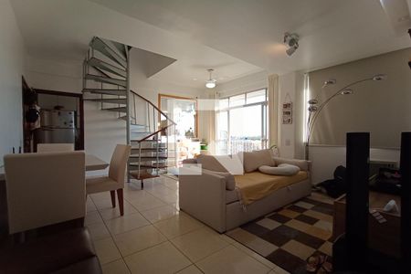 Apartamento à venda com 130m², 2 quartos e 2 vagas Apartamento à venda com 130m², 2 quartos e 2 vagasSala