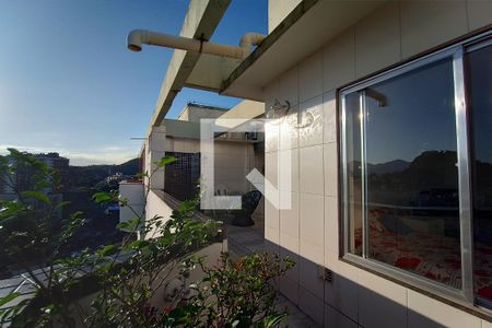 Apartamento à venda com 130m², 2 quartos e 2 vagas Apartamento à venda com 130m², 2 quartos e 2 vagasCobertura