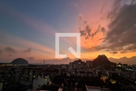 Apartamento à venda com 130m², 2 quartos e 2 vagas Apartamento à venda com 130m², 2 quartos e 2 vagasVista da Cobertura