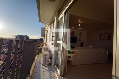 Apartamento à venda com 130m², 2 quartos e 2 vagas Apartamento à venda com 130m², 2 quartos e 2 vagasVaranda da Sala