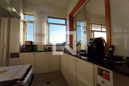 Apartamento à venda com 130m², 2 quartos e 2 vagas Apartamento à venda com 130m², 2 quartos e 2 vagasCozinha - Armários