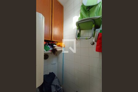 Apartamento à venda com 130m², 2 quartos e 2 vagas Apartamento à venda com 130m², 2 quartos e 2 vagasBanheiro de Serviço