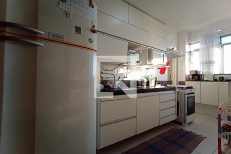 Apartamento à venda com 130m², 2 quartos e 2 vagas Apartamento à venda com 130m², 2 quartos e 2 vagasCozinha - Armários