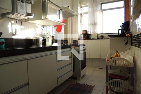 Apartamento à venda com 130m², 2 quartos e 2 vagasCozinha - Armários