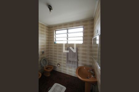 Casa à venda com 192m², 4 quartos e 2 vagas Casa à venda com 192m², 4 quartos e 2 vagasBanheiro da Suíte