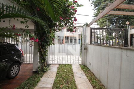 Casa à venda com 192m², 4 quartos e 2 vagas Casa à venda com 192m², 4 quartos e 2 vagasGaragem