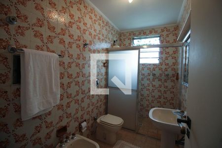 Casa à venda com 192m², 4 quartos e 2 vagas Casa à venda com 192m², 4 quartos e 2 vagasBanheiro