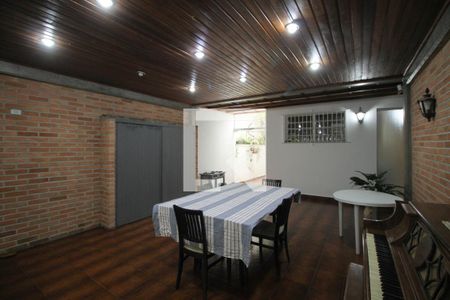 Casa à venda com 192m², 4 quartos e 2 vagas Casa à venda com 192m², 4 quartos e 2 vagasÁrea comum
