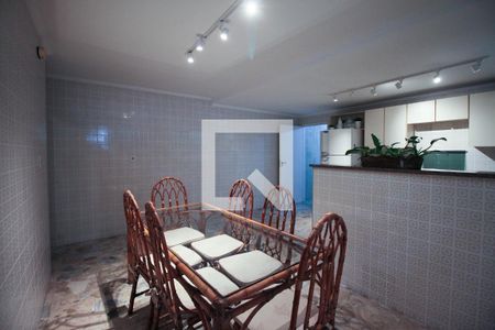 Casa à venda com 192m², 4 quartos e 2 vagas Casa à venda com 192m², 4 quartos e 2 vagasCozinha