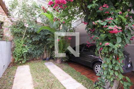 Casa à venda com 192m², 4 quartos e 2 vagas Casa à venda com 192m², 4 quartos e 2 vagasGaragem