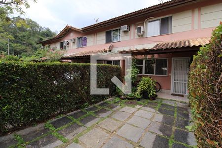 Casa à venda com 90m², 3 quartos e 1 vagaFachada