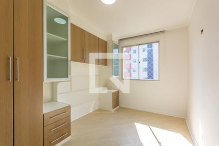Quarto 2 de apartamento para alugar com 2 quartos, 65m² em Cabral, Curitiba